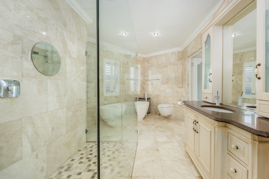 5 Bedroom Property for Sale in Val De Vie Estate Western Cape